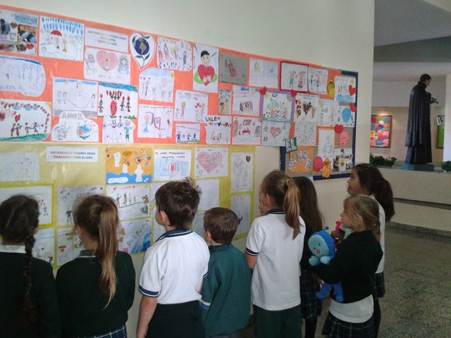 1° y 2° trabajan el lema del año 1° y 2° trabajan el lema del año