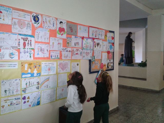 1° y 2° trabajan el lema del año 1° y 2° trabajan el lema del año