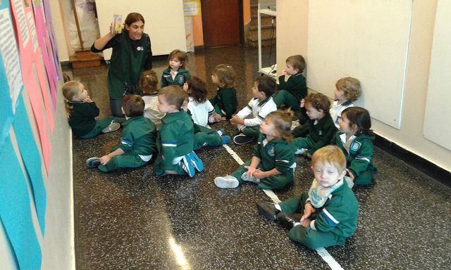 Reinauguración de la biblioteca ambulante, abril 2017 Reinauguración de la biblioteca ambulante, abril 2017