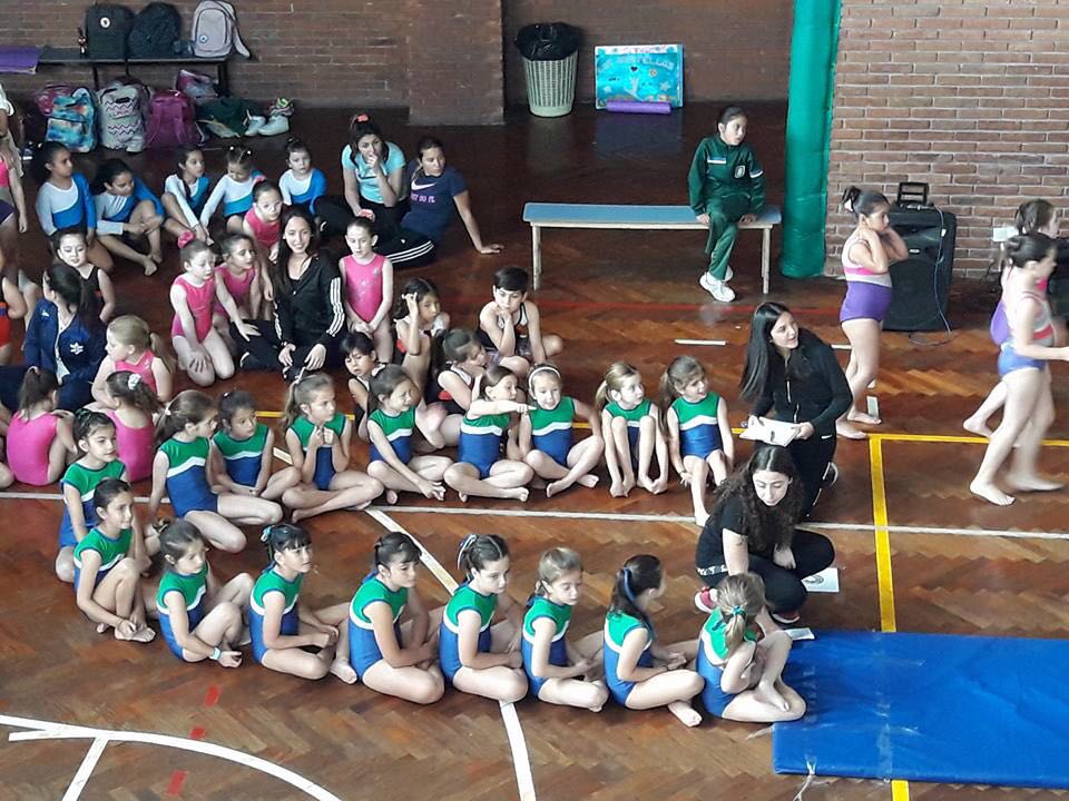 Torneo de Gimnasia Artística en el Colegio Armenio Torneo de Gimnasia Artística en el Colegio Armenio